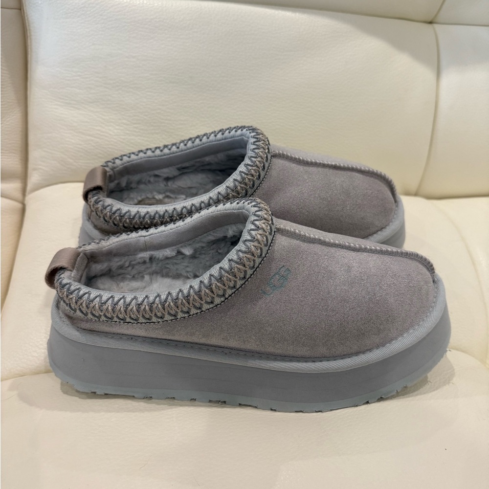 Ugg Tazz used good condition goose grey size 8
